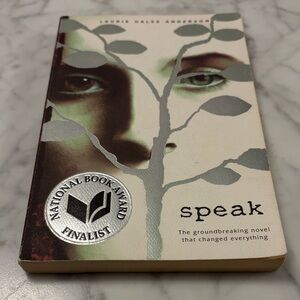 Speak Novel by Laurie Halse Anderson Paperback